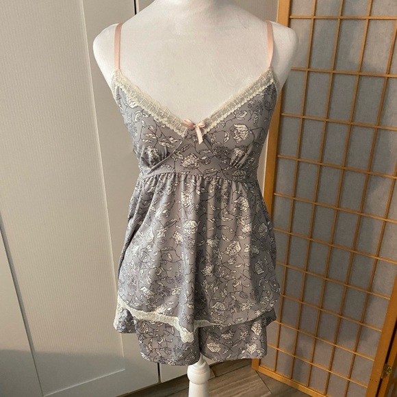 Marilyn Monroe Intimate 2 Set Camisole & Sleep Shorts Lingerie M Pink Grey Rose - Picture 1 of 5